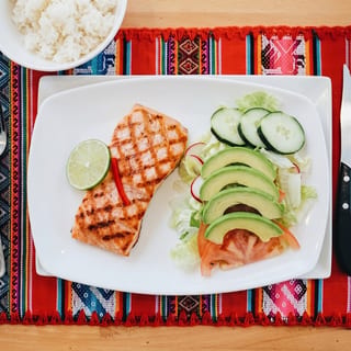 Salmon a La Parilla Con 2 Opciones